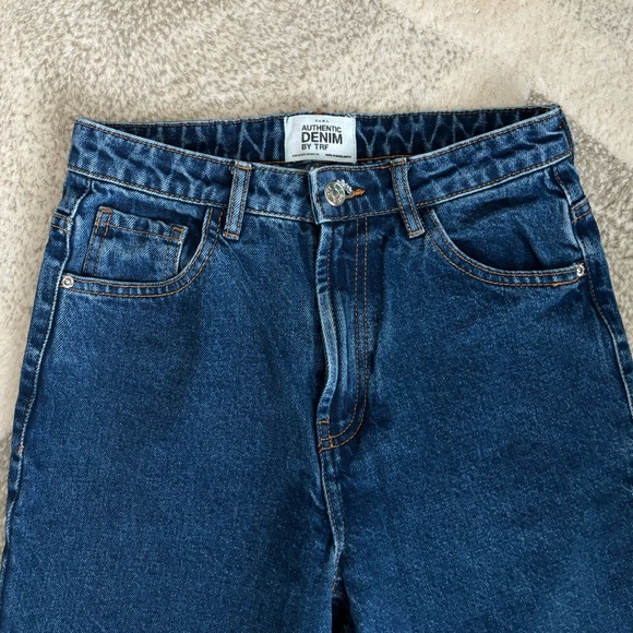 ZARA | Mid Rise Mom Jeans - Picture 3 of 5